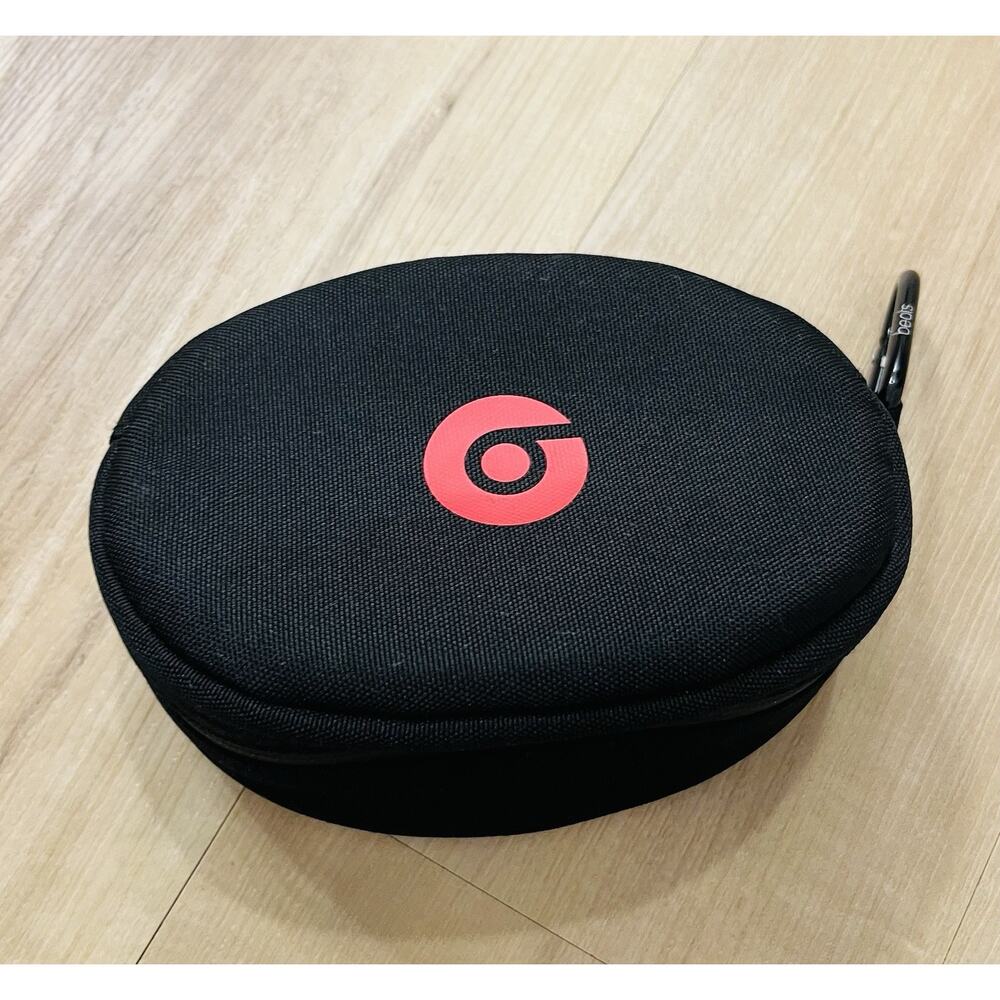 Beats by Dre Solo Headphone Soft Carrying Neoprene Case Black/Red Travel - Used